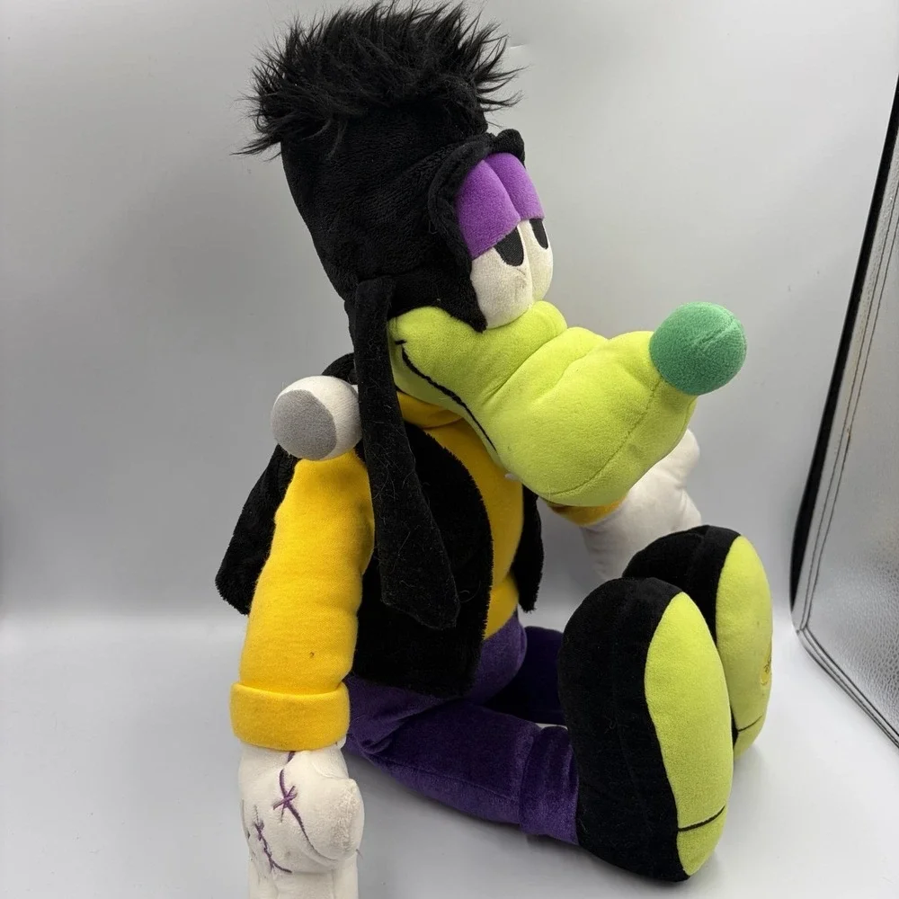 Disney Store Exclusive Goof-n-Stien 24